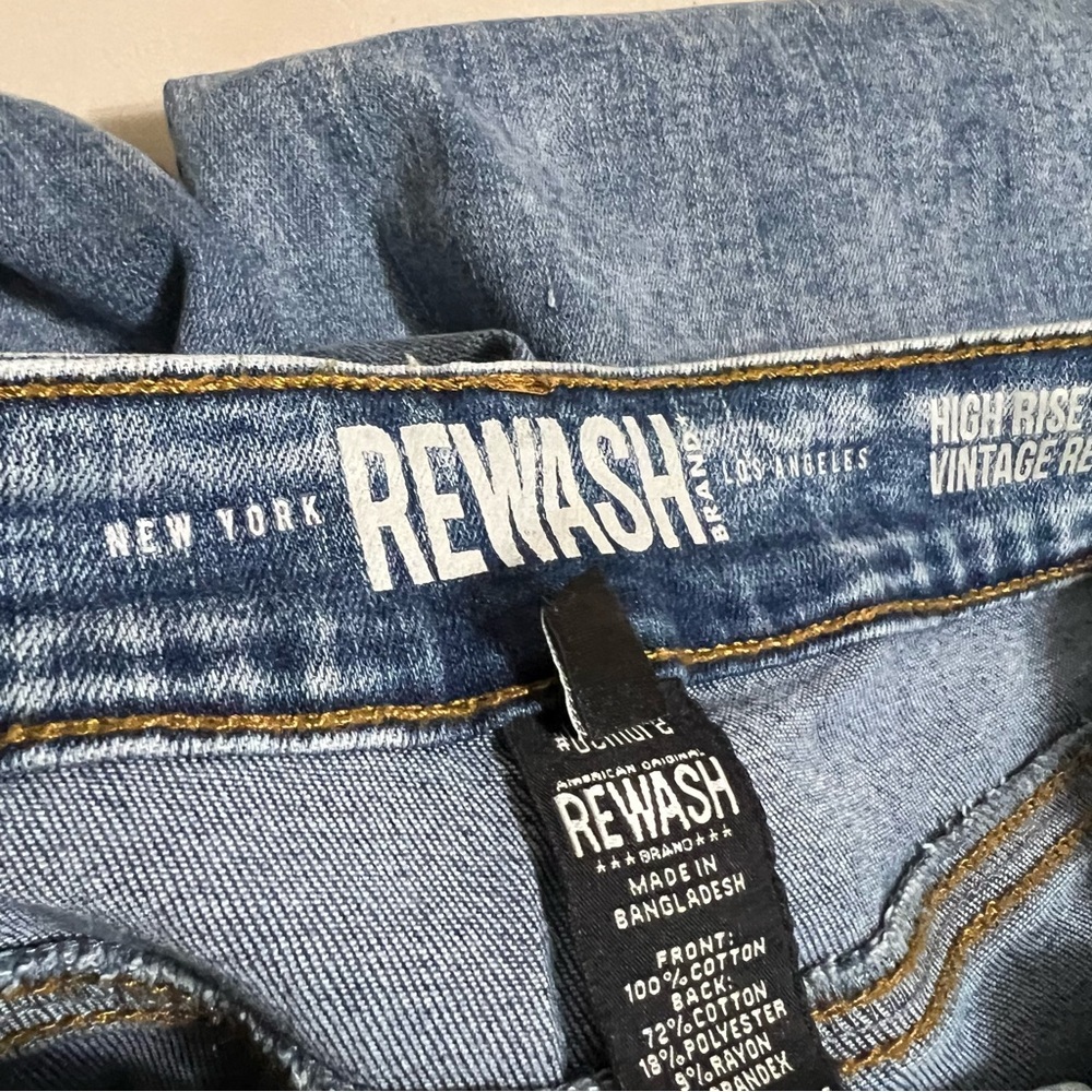 High Rise Distressed Jeans - Picture 12 of 14